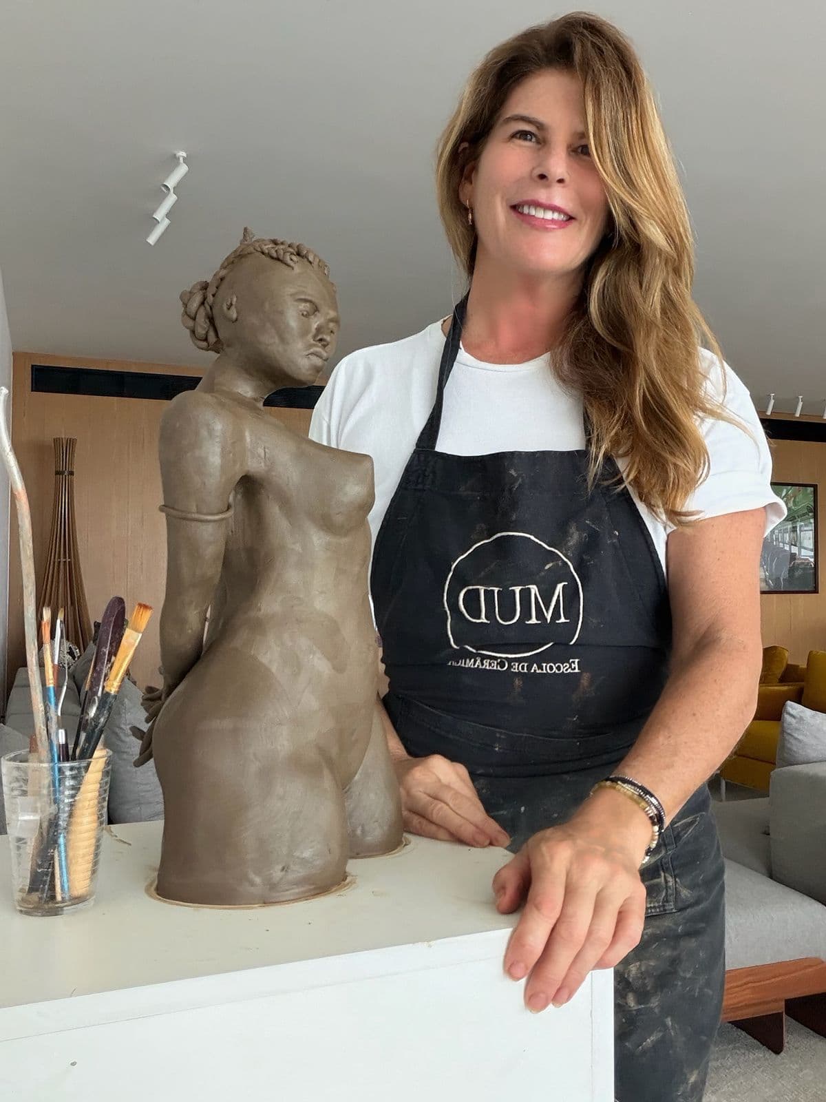 Vik Inaudi no ateliê da MUD.